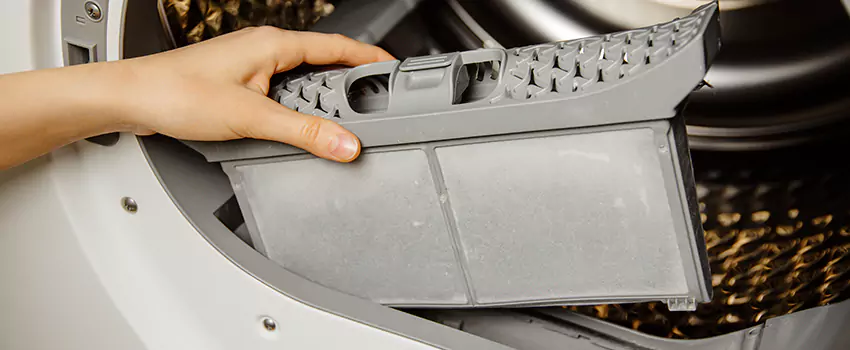 Signs Of A Clogged Dryer Lint Trap in Palm Springs, California